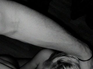 צ'אט וידאו ארוטי Divine0couple3forSex