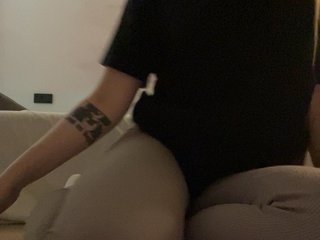 צ'אט וידאו ארוטי DixonYSexy