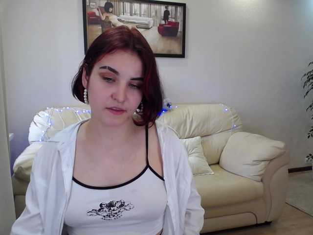 תמונות DizzyingCharm Hello guys! Happy see you in my room) Im first day here! Lets chat and have fun together! PVT ON) if you like my smile tip me 33 toks! kisses