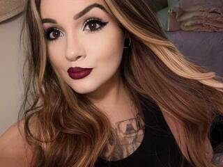 צ'אט וידאו ארוטי Doll4Sir