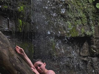 צ'אט וידאו ארוטי DomoniqueEdnie