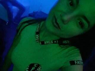 צ'אט וידאו ארוטי dulcemiley18