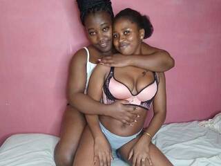 צ'אט וידאו ארוטי EboniesBelle