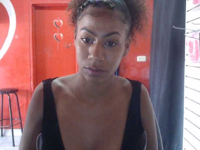 צילומי מסך משודרים EBONYMOM