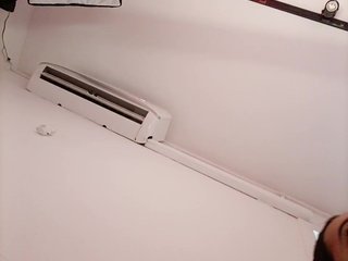 צ'אט וידאו ארוטי EinnyMure