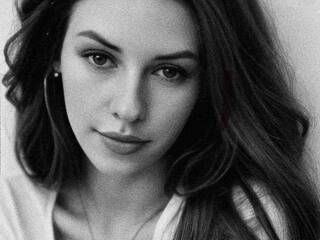 צ'אט וידאו ארוטי ElegantLadyMia