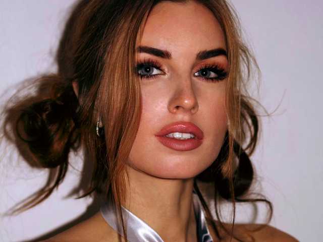 תמונה של הפרופיל ElenaStrawberry