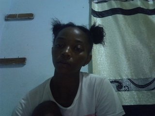 צ'אט וידאו ארוטי ElianeXhot