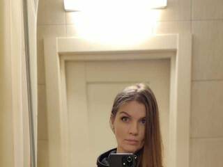 צ'אט וידאו ארוטי ElieArt