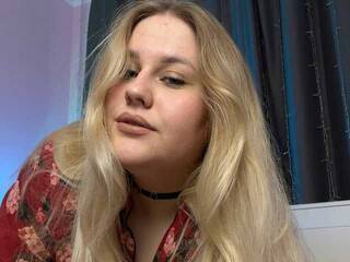 צ'אט וידאו ארוטי ElienArinly