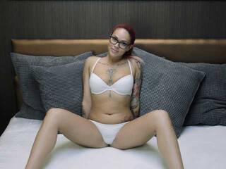 צ'אט וידאו ארוטי ElinaRubels