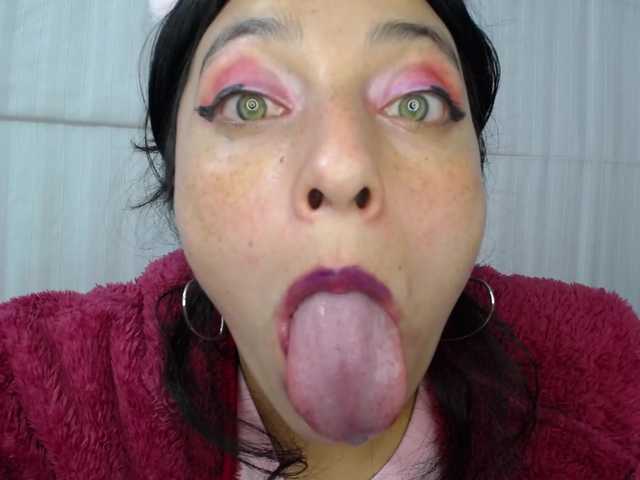 תמונות elizabetheyes latina #hairy #feet #tongue #spit #mouth Im a cutie and naughty girl PLease make me feel good. Lovense on