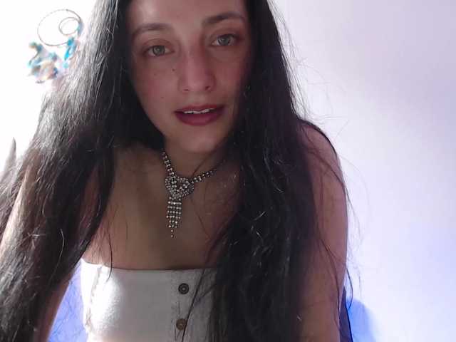 תמונות elizabetheyes latina #hairy #feet #teen #daddy #bigboobs Im a cutie and naughty girl PLease make me feel good. Lovense on