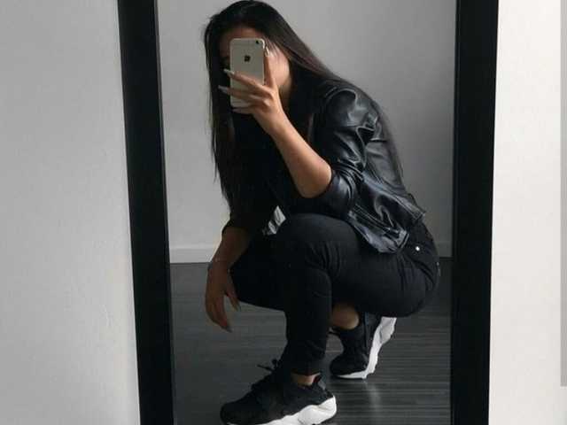תמונה של הפרופיל EllaDark