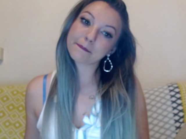 צילומי מסך משודרים EllaDesiree