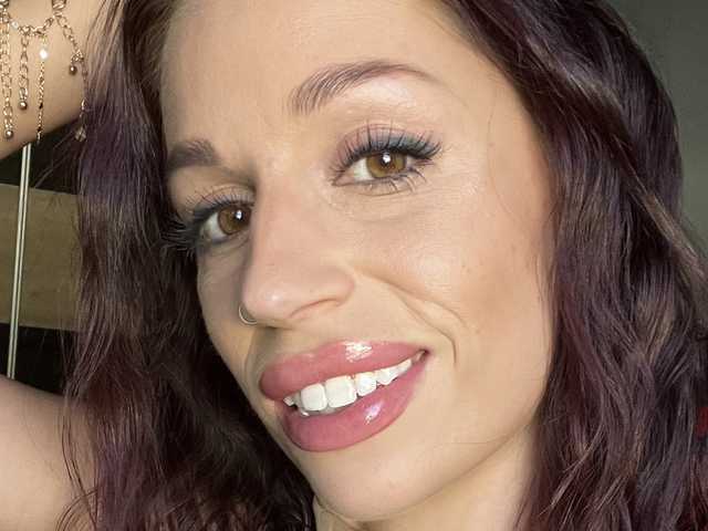 תמונה של הפרופיל EllaJones