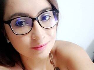 צ'אט וידאו ארוטי Ellarouge