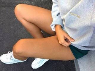 צ'אט וידאו ארוטי EllaShinee