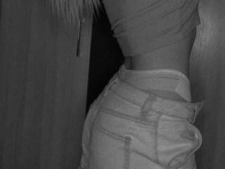 צ'אט וידאו ארוטי Ellievans