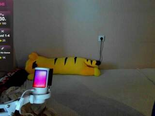 צ'אט וידאו ארוטי ElliMilka