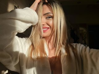 צ'אט וידאו ארוטי EllyAniston