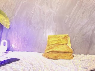 צ'אט וידאו ארוטי EllyRain