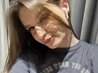 צ'אט וידאו ארוטי EllyShadowax