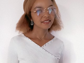 צ'אט וידאו ארוטי ELODIE12