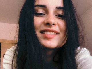 צ'אט וידאו ארוטי ElvineRosy