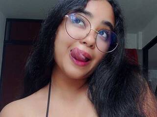 צ'אט וידאו ארוטי ElynDavidson