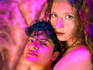 צ'אט וידאו ארוטי MiaAndAlex