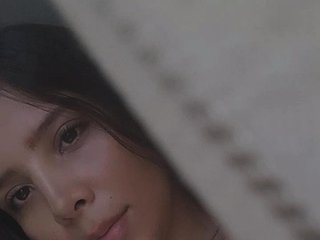 צ'אט וידאו ארוטי EmaaTaylor