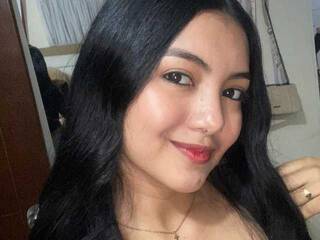 צ'אט וידאו ארוטי Emi-latingirl