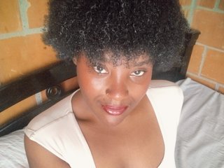 צ'אט וידאו ארוטי EmiliAddams