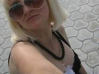 צ'אט וידאו ארוטי emilianna