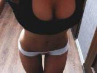 צ'אט וידאו ארוטי emilidoll