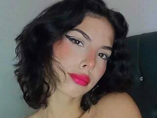 צ'אט וידאו ארוטי EmillyCopers