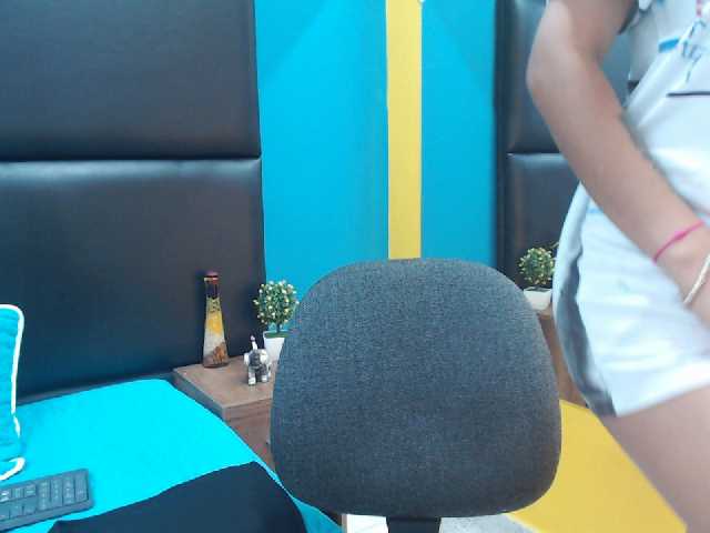 צילומי מסך משודרים EmillyWilliam