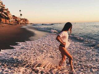 צ'אט וידאו ארוטי Emily-64