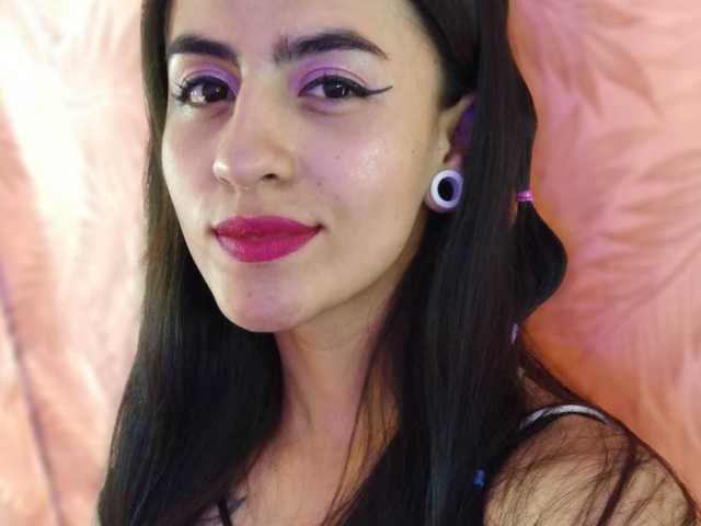 תמונה של הפרופיל Emily-Ass