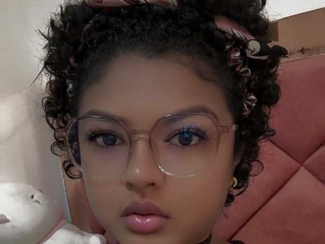 תמונה של הפרופיל emily-carzon