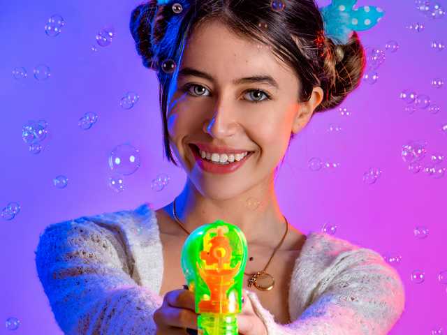 תמונה של הפרופיל emily-loovee