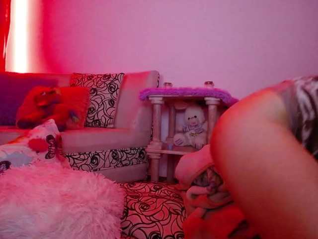 צילומי מסך משודרים emilybecker