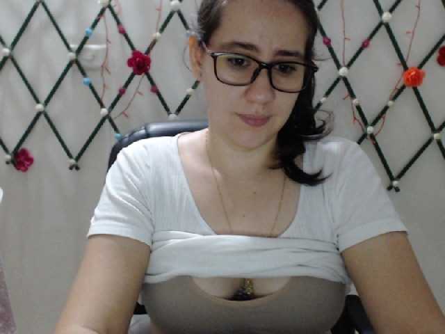 תמונות EmilyClarkk #shh someone here#Welcome to my room guys #fuck #lush #latina #cum #anal #naked #squirt #deepthroat #toy #hole #ass #pussy #bigboobs #tatto