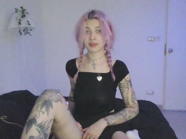 צילומי מסך משודרים EmilyFlowers