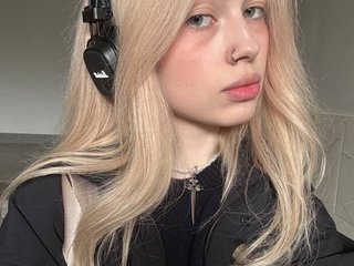 צ'אט וידאו ארוטי EmilyFlowers