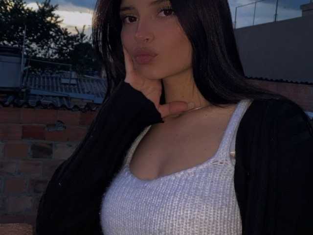 תמונה של הפרופיל Emilyywhiite