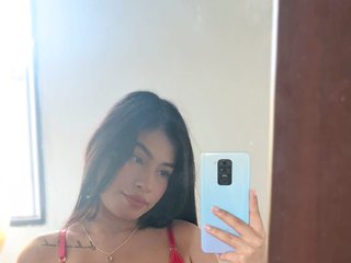 צ'אט וידאו ארוטי EmmaaWhite