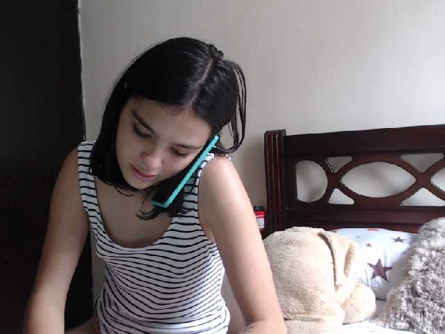 צילומי מסך משודרים EmmaBrand