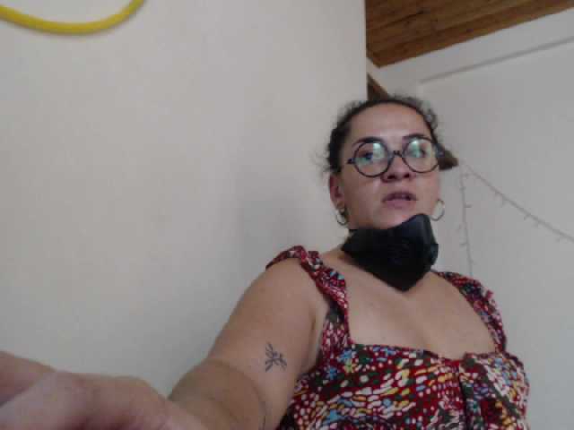 צילומי מסך משודרים EmmaCharlotte